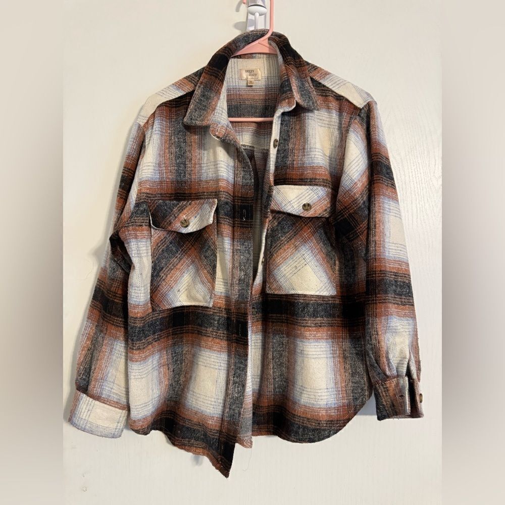 Dizzy Lizzy Shacket Size Medium Brown Tan Color